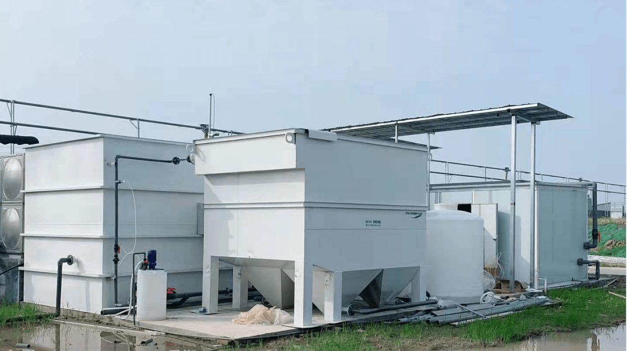 Skid-mounted membrane plant installed outdoors
